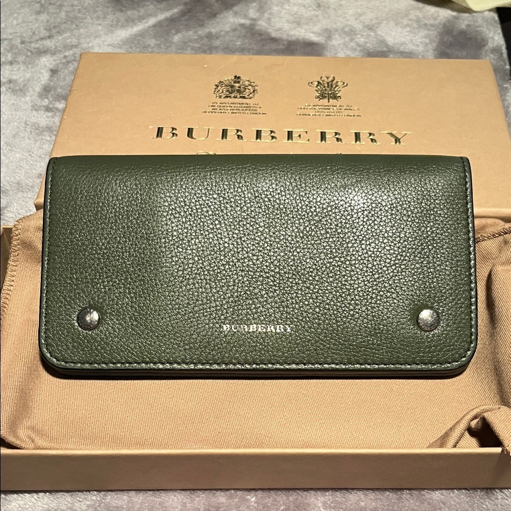 Burberry Sage Green Pebbled Leather Rowe Snap Wallet